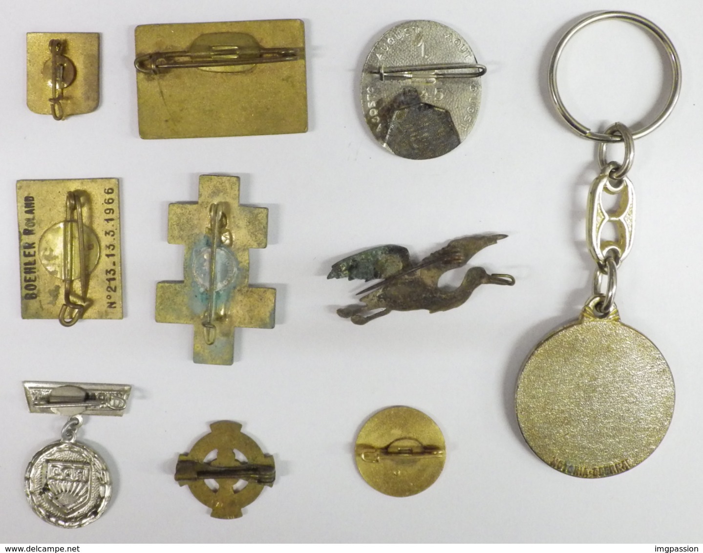 Lot Insignes Broches Porte Clé - A Identifier - Other & Unclassified