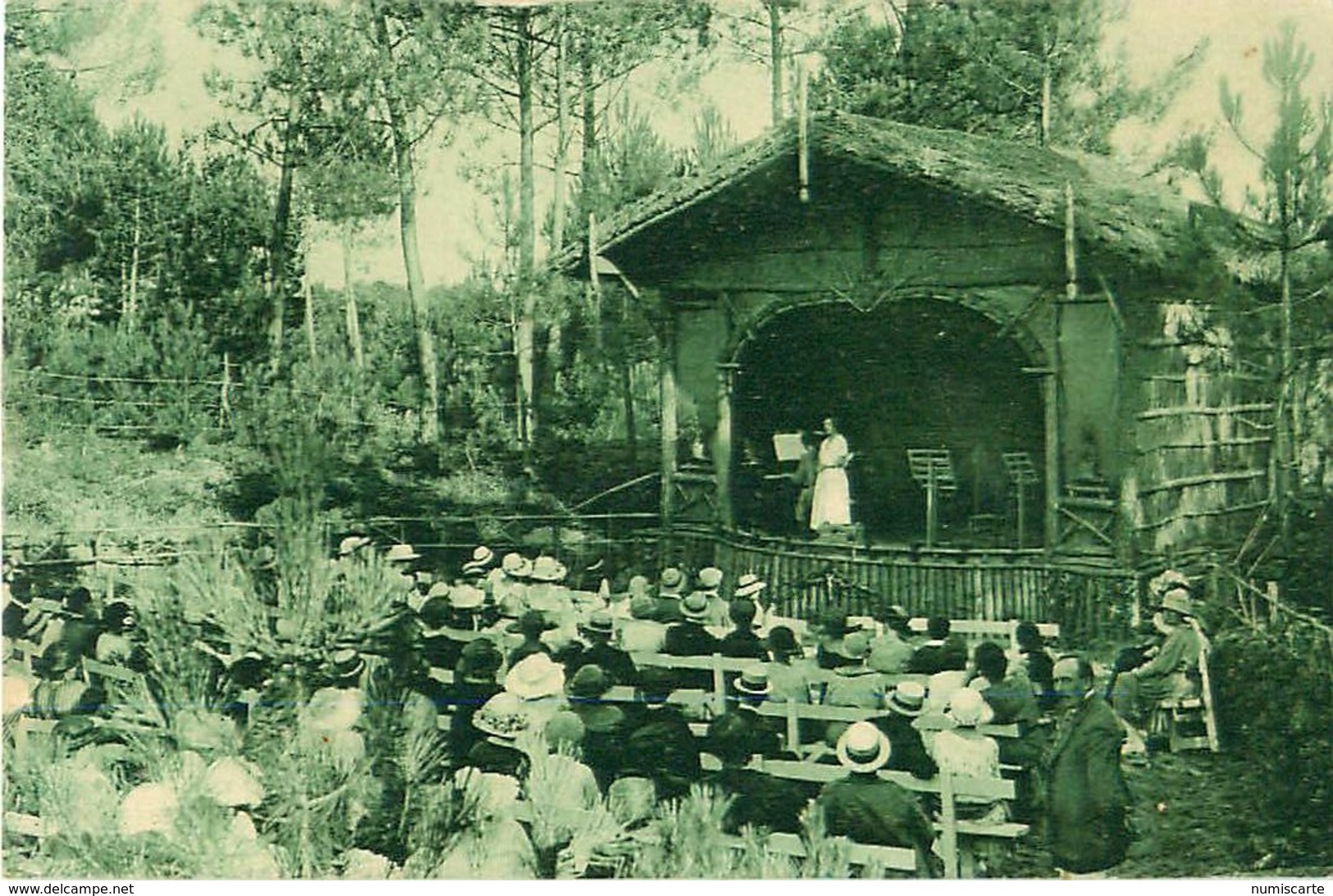 Cpa RONCE LES BAINS 17 La Chaumière - Concert Au Théatre De Verdure, Chanteuse, Piano. Ed BERGEVIN 559 12131 - La Tremblade