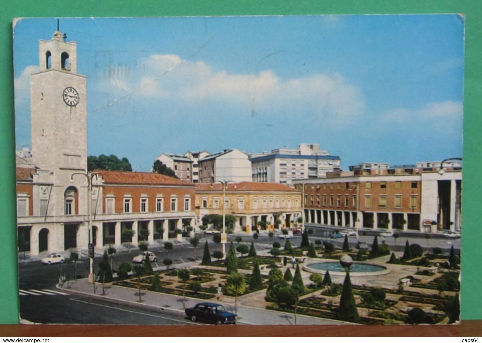 LATINA Piazza Del Popolo Auto Cars Cartolina Viaggiata 1974 - Latina