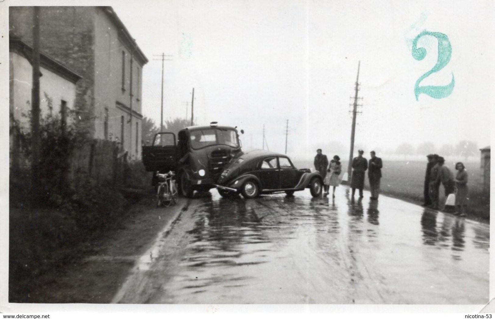 FO-00199- FOTO AUTENTICA-AUTO INCIDENTATA PROBABILE "LANCIA ARDEA"-INCIDENTE CON CAMION - Automobili