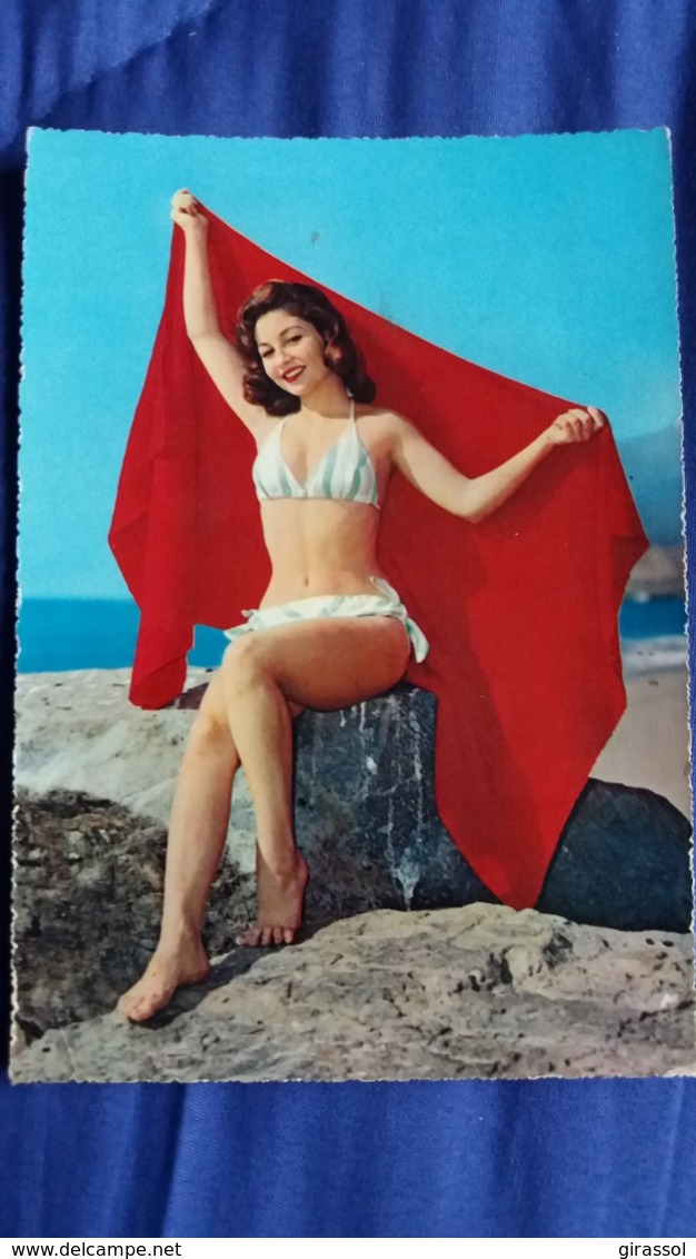 CPSM PIN UP EN MAILLOT DE BAIN AU VOILE ROUGE SUR UN ROCHER BAIGNEUSE CECAMI 226  1960 - Pin-Ups