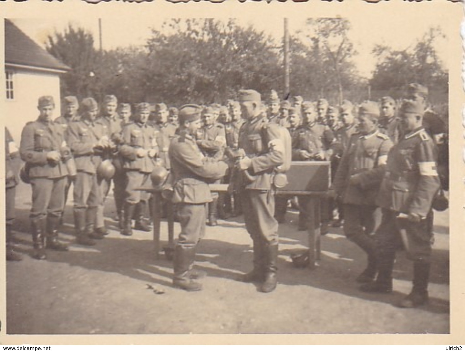 Foto Deutsche Soldaten Bei Ausbildung - Sanitäter - 2. WK - 8*5,5cm (44174) - Krieg, Militär