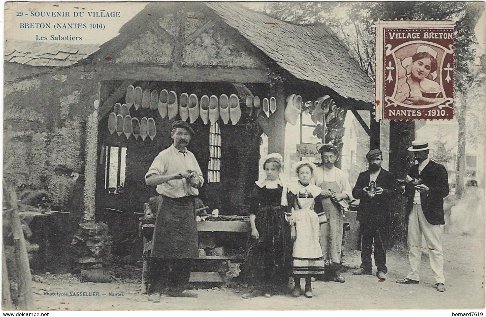 44 Nantes  1910 Souvenir  Du Village Breton  Les Sabotiers - Nantes