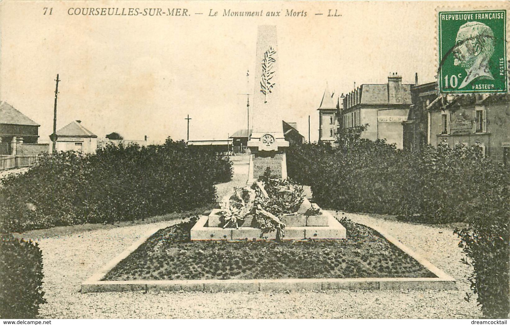 WW 14 COURSEULLES-SUR-MER. Monument Aux Morts 1923 - Courseulles-sur-Mer