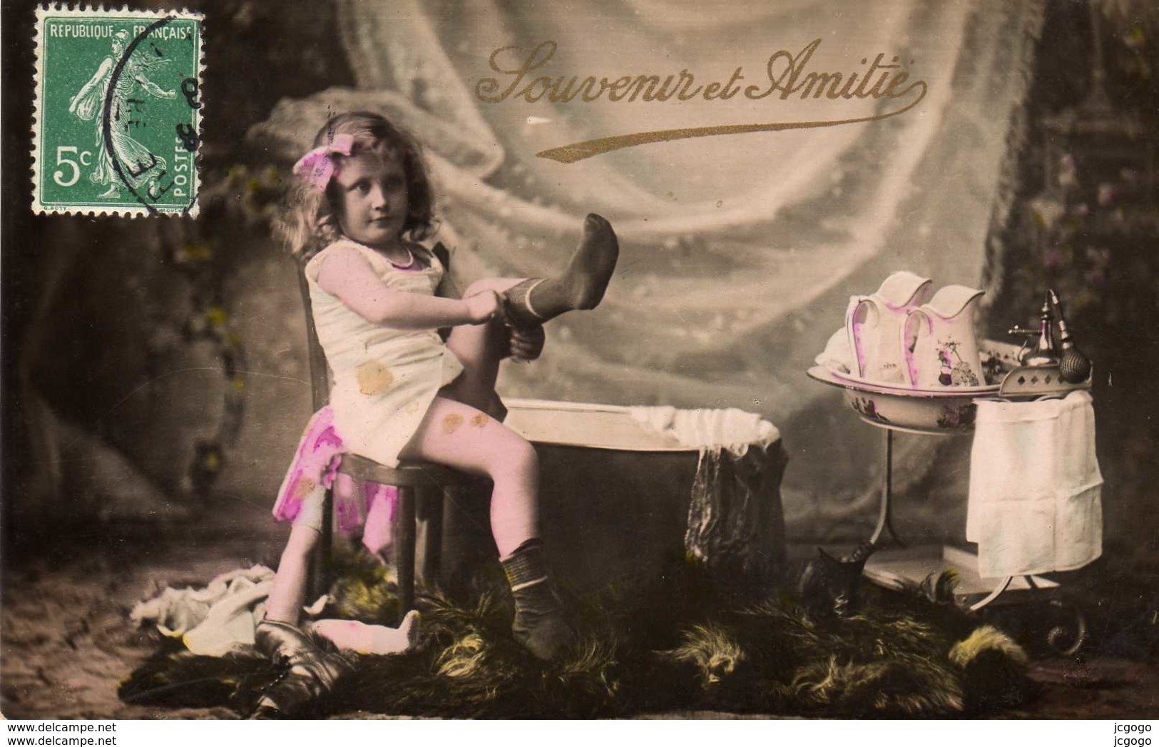 FANTAISIE  SOUVENIR ET AMITIÉ    Enfant Le Bain.     2 Scans  TBE - Autres & Non Classés