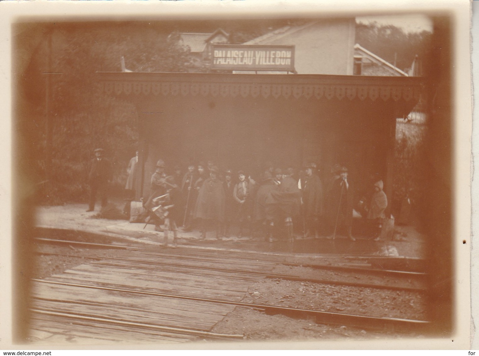 Photo Ancienne : Scoutisme : Groupe De Scouts En Gare De PALAISEAU-VILLEBON - ( Essonne ) Format 12cm X 9cm  - - Lugares