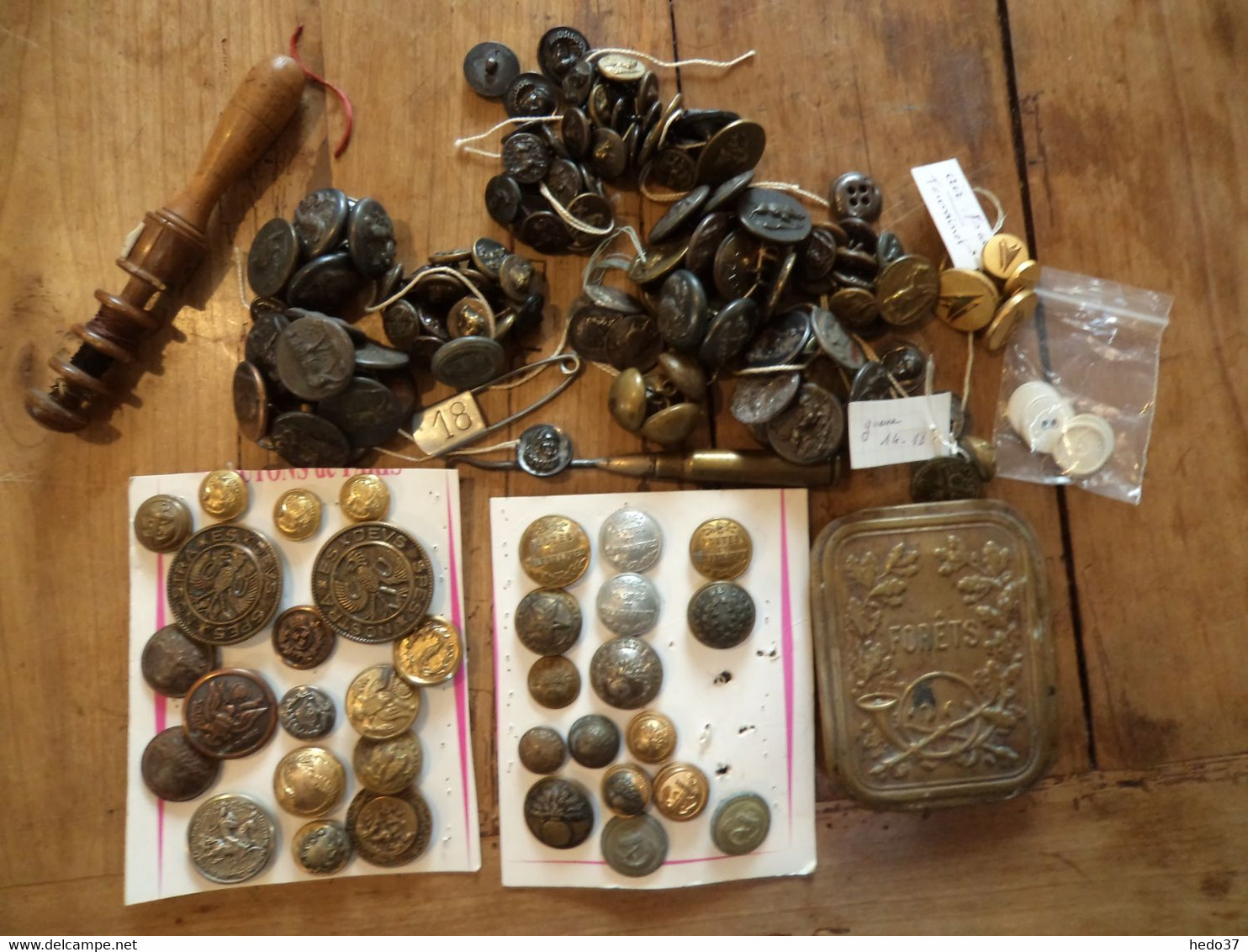 Collection De 165 Boutons Environs Anciens Sur La Chasse, Postes Et Télégraphes, Gendarmerie, Divers - Autres & Non Classés