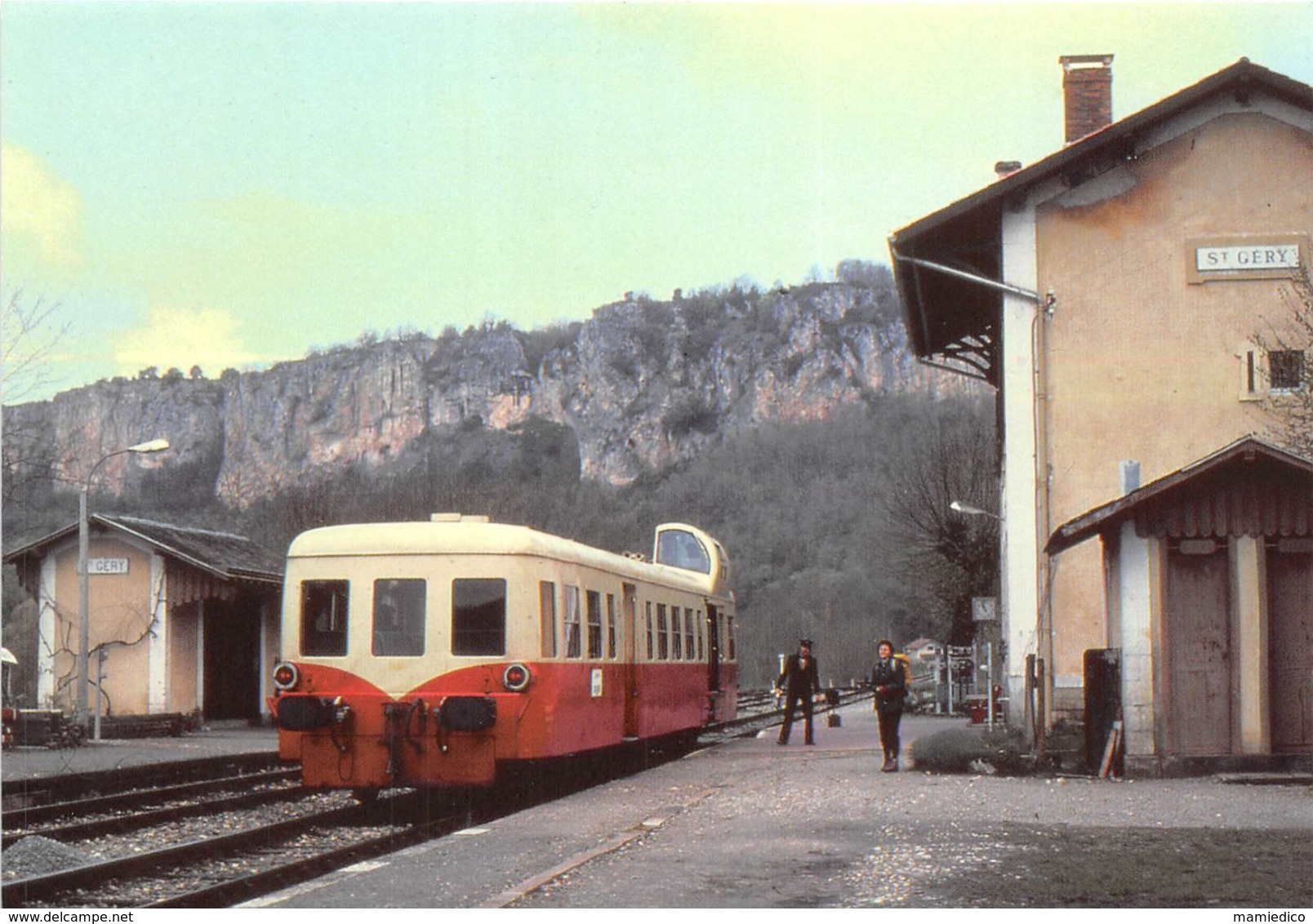 56 Cartes aux thèmes très variés. Prix de départ 5 euros. Lot n°83 Toutes scannées pour vérifier l'état.