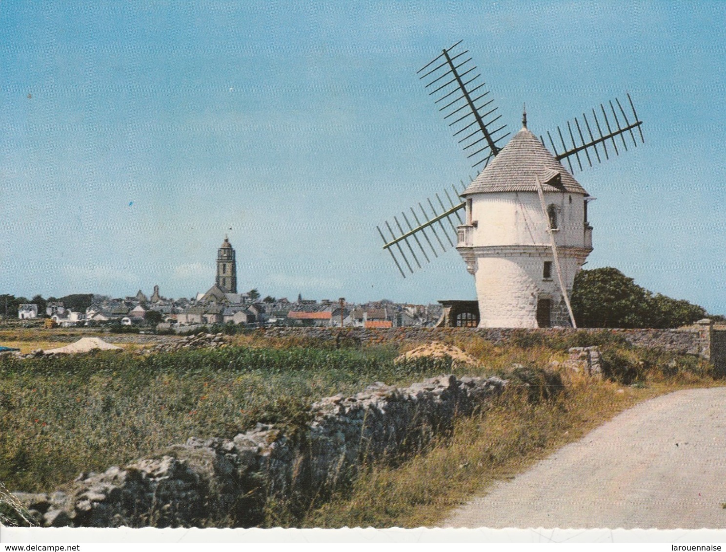 44 - BATZ SUR MER - Le Moulin De La Masse Et Le Bourg De Batz - Batz-sur-Mer (Bourg De B.)