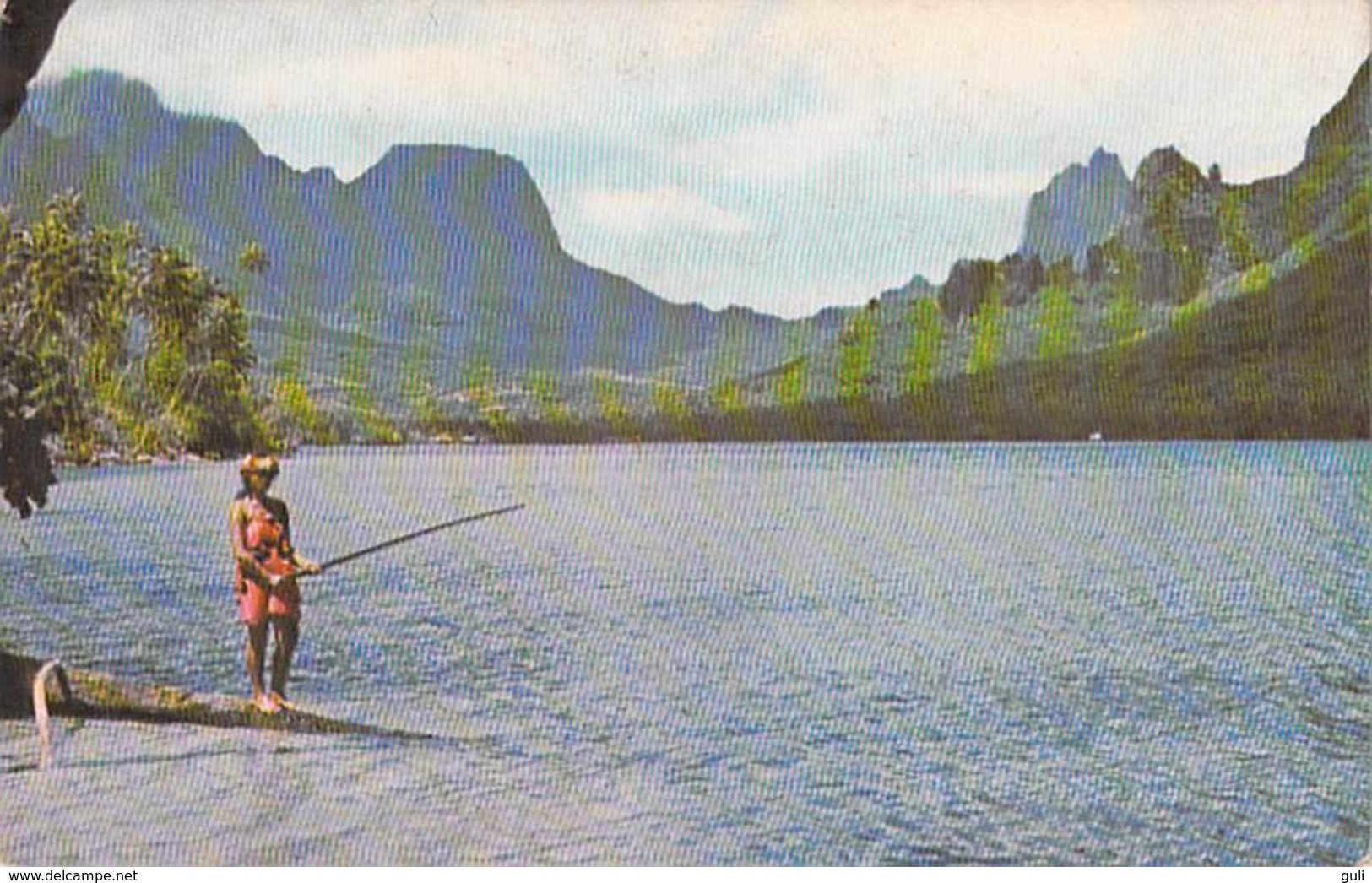 Polynésie Française BAIE DE COOK à MOOREA  (BV )(pêche à La Ligne)  (Photo SOUNAM Tahiti  C 27226)  *PRIX FIXE - Polynésie Française