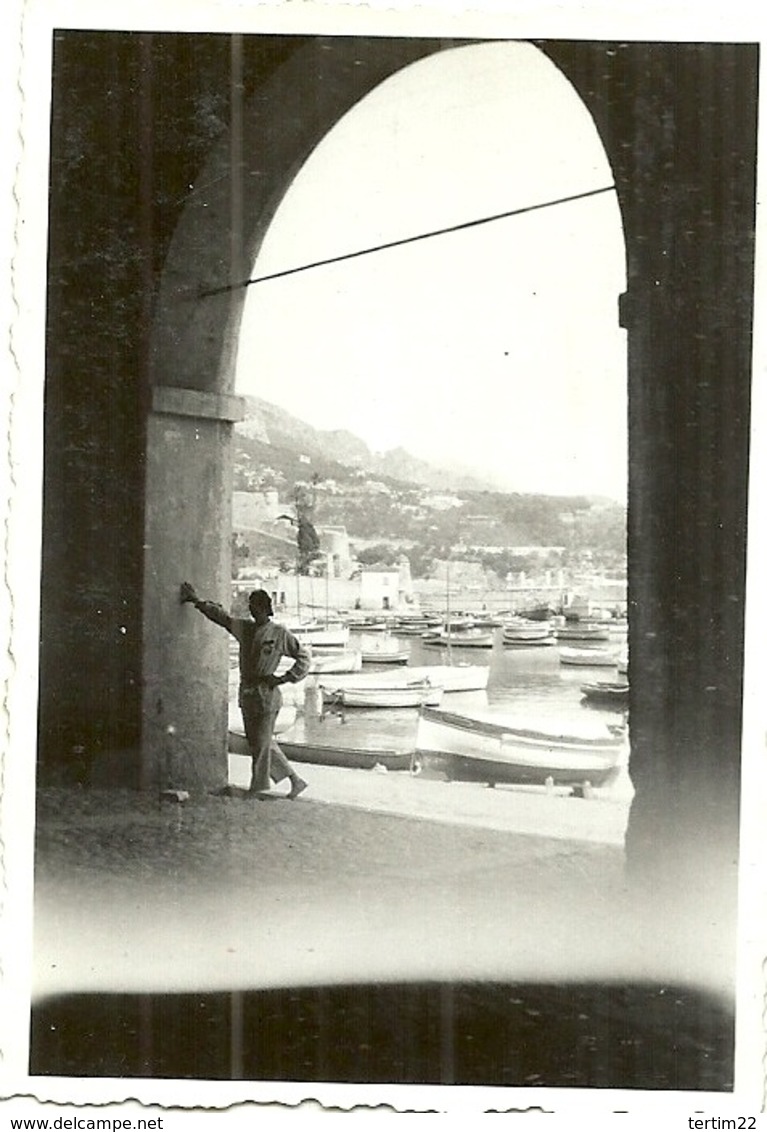 ( VILLEFRANCHE SUR MER )( 06 ALPES MARITIMES )ECHAPPEE SUR  LE PORT  .1938 - Places