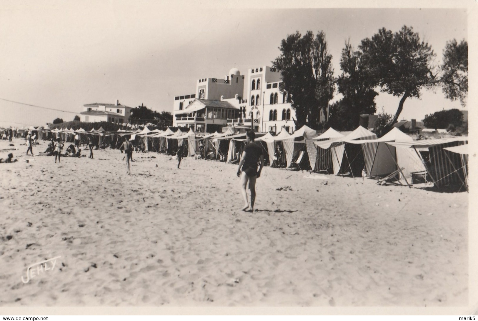 LA TRANCHE SUR MER La Plage, Tentes - La Tranche Sur Mer