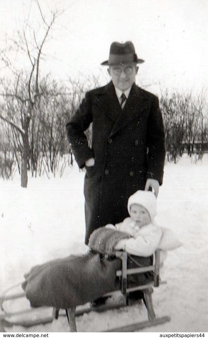 3 Photos Originales Hiver & Partie De Luge En Famille En 1937 - Personnes Anonymes