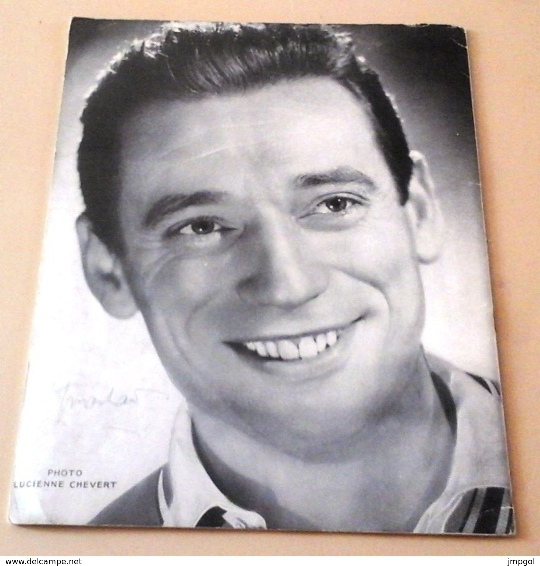 Programme Récital Yves Montand avec Autographe du Chanteur sur la dernière page