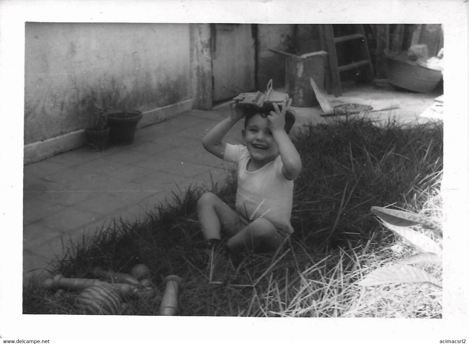 X2154 Happy BOY GARCON With His Toy Jeep Voiture Car Automobile - Photo 11x8cm 1960' - Personnes Anonymes