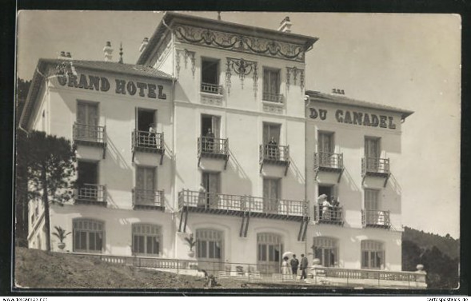 Foto-AK Neuchatel, Grand Hotel Du Canadel - Neuchâtel