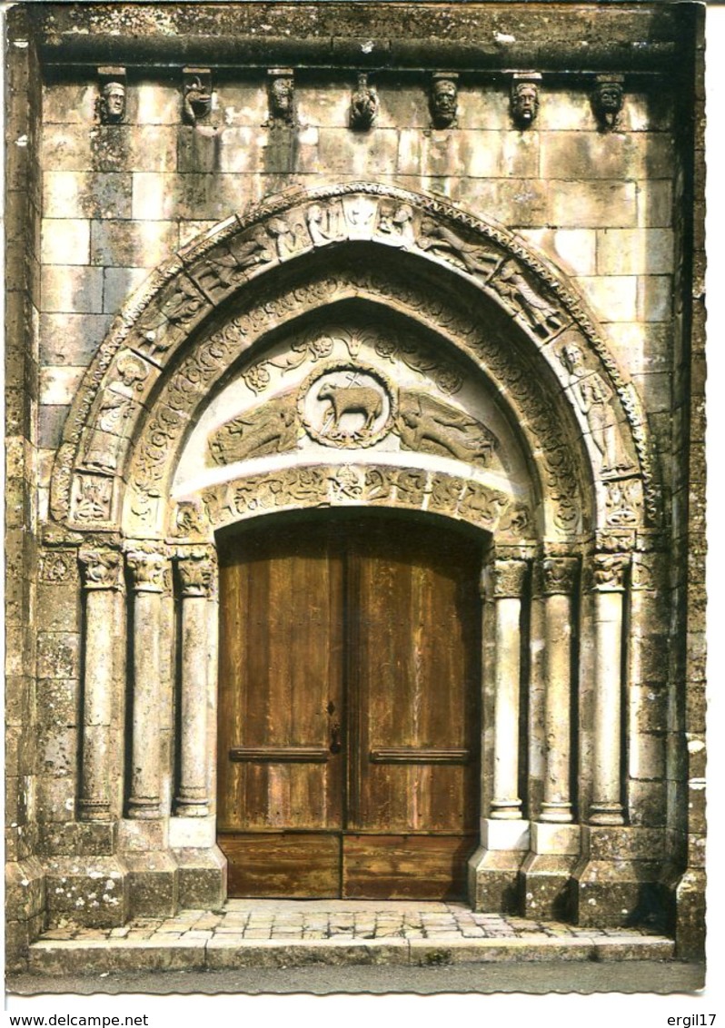 16350 CHAMPAGNE-MOUTON - Le Porche De L'Eglise - Photographie Véritable - Autres & Non Classés