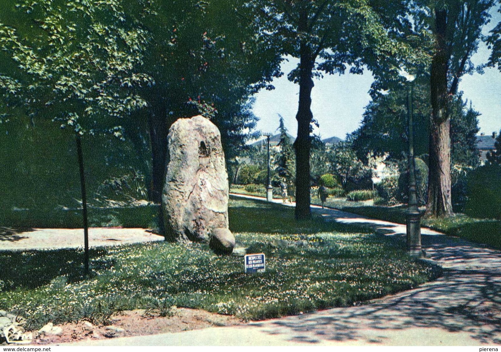 49CH25 - CHOLET - Jardin Du Mail - Le Menhir - Cholet