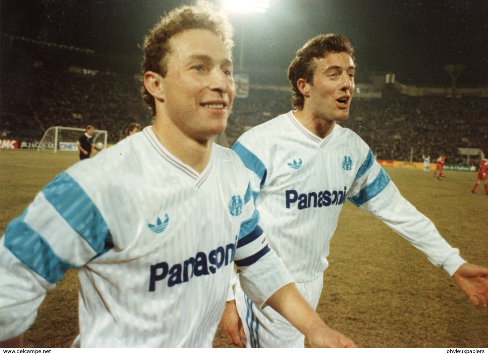 FOOTBALL - OLYMPIQUE DE MARSEILLE 1991 . JEAN PIERRE PAPIN  Et  MAURO TASSOTI - Sports