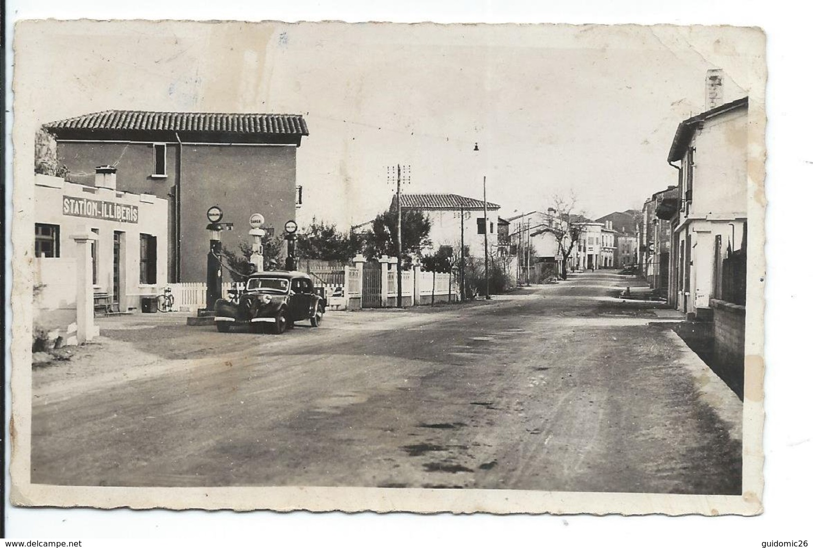 Elne L'entrée,pompe à Essence,traction Avant ,citroen - Elne