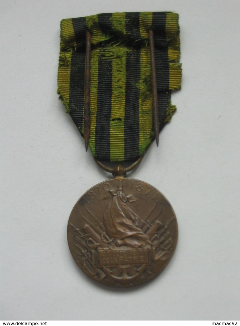 MÉDAILLE COMMÉMORATIVE DE LA GUERRE 1870-1871  MODÈLE " DUC DES CARS "   ***** EN ACHAT IMMEDIAT **** - Avant 1871