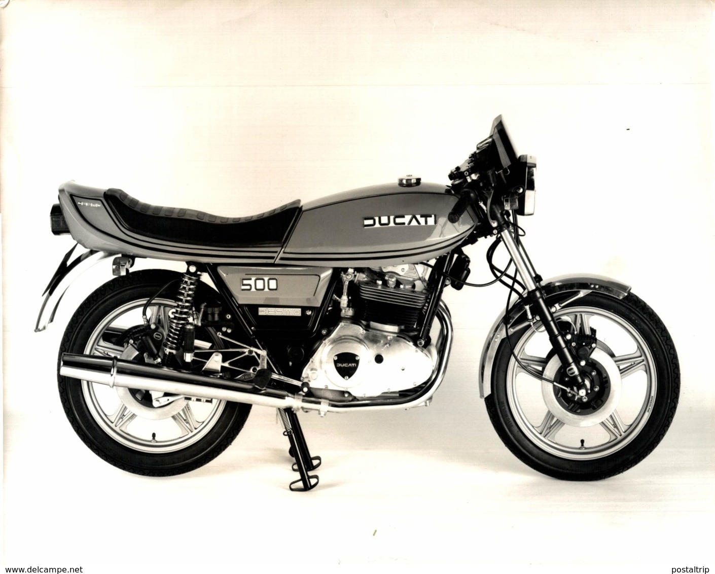 DUCATI 500  +-24cm X 17cm  Moto MOTOCROSS MOTORCYCLE Douglas J Jackson Archive Of Motorcycles - Otros & Sin Clasificación