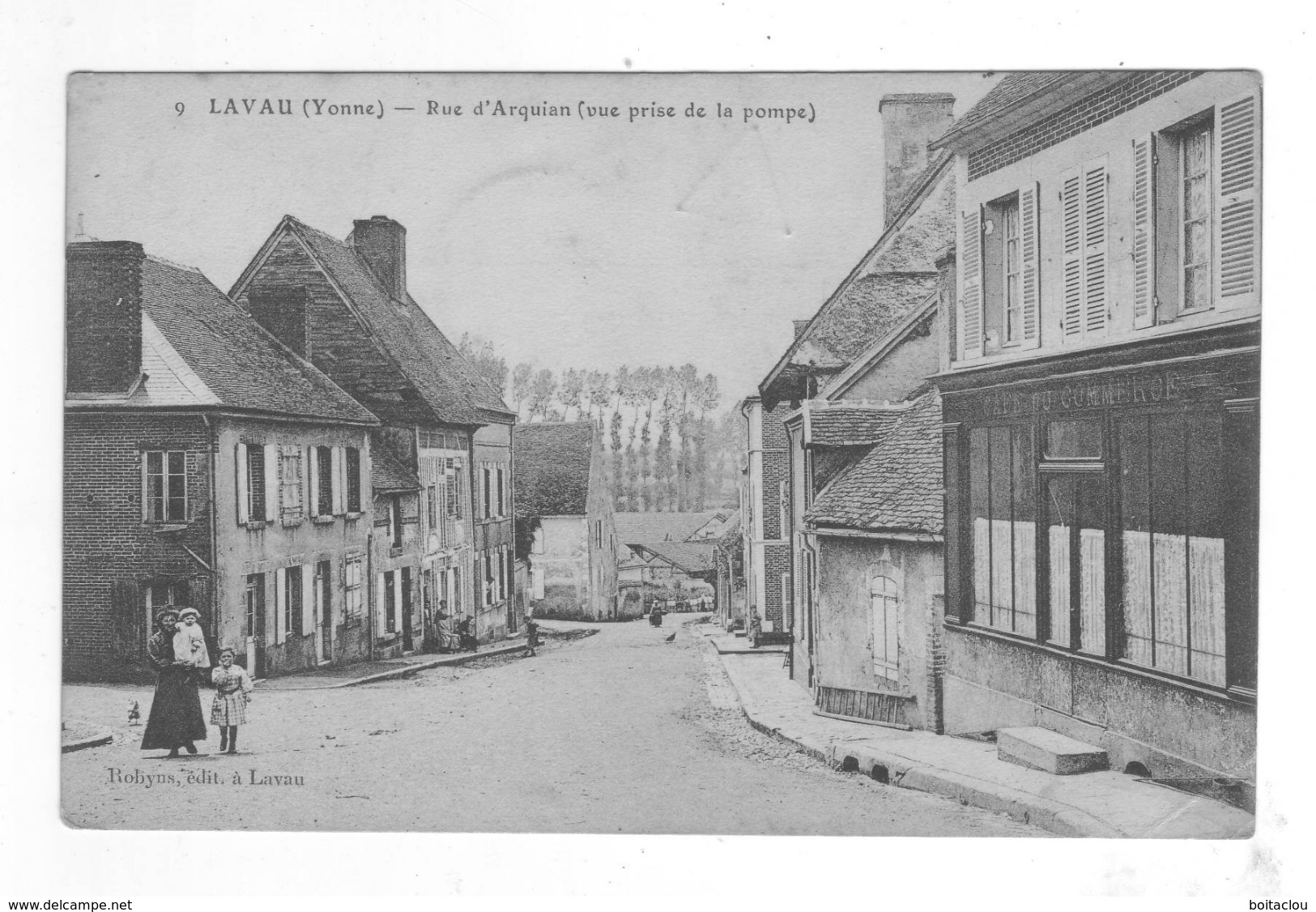 CPA -LAVAU (Yonne)- Rue D'Arquian (vue Prise De La Pompe) . Animation !!!! - Autres & Non Classés