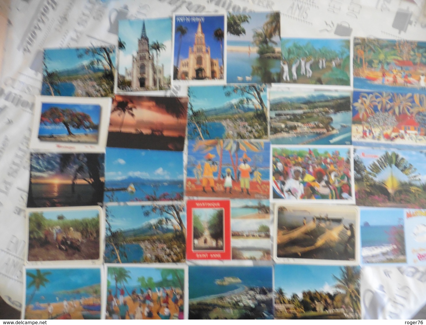 LOT  DE 76  CARTES  POSTALES  NEUVES   DE  LA  MARTINIQUE - 100 - 499 Cartes