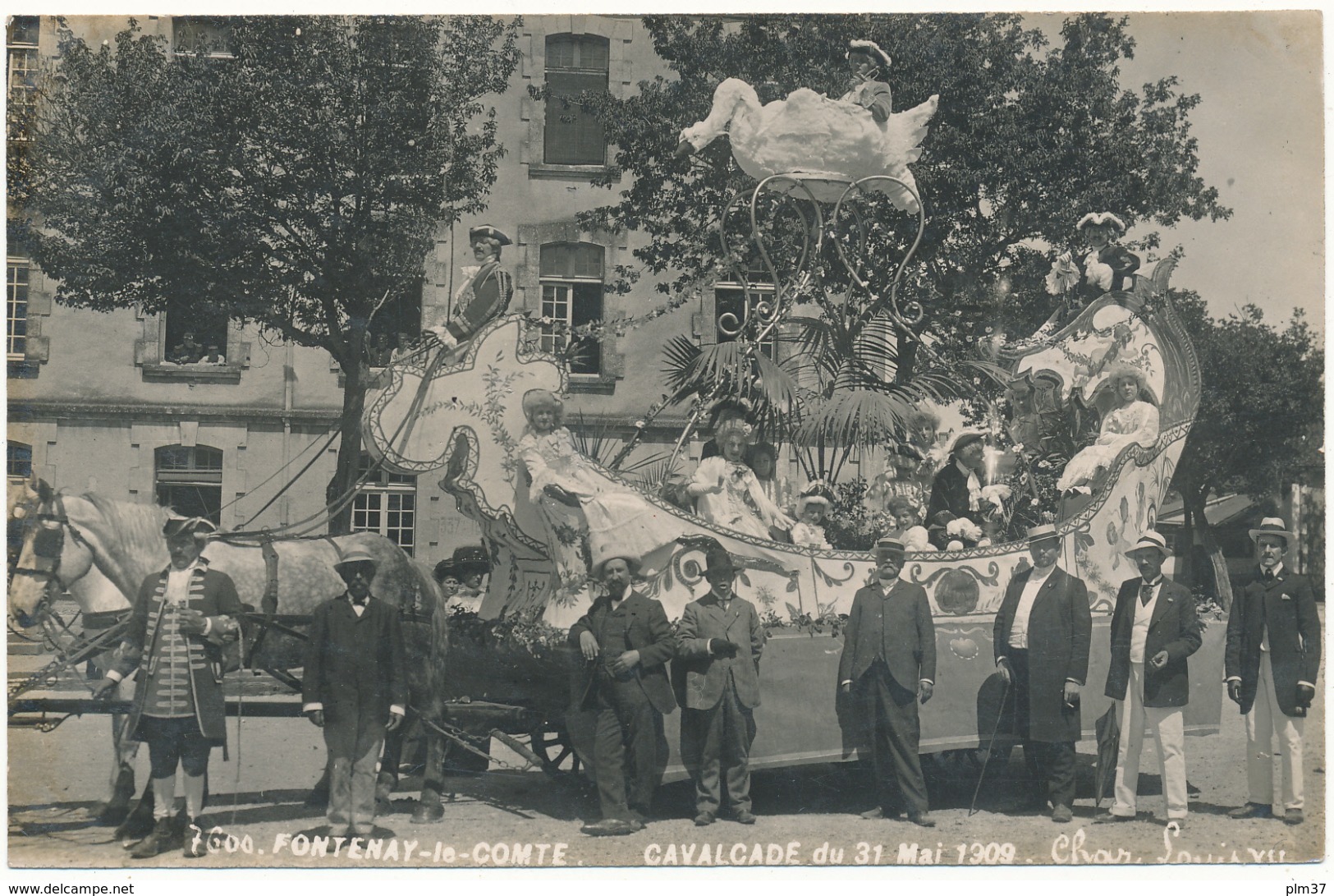 FONTENAY LE COMTE - Carte Photo Légendée - Cavalcade 1909, Char Louis XII - Fontenay Le Comte