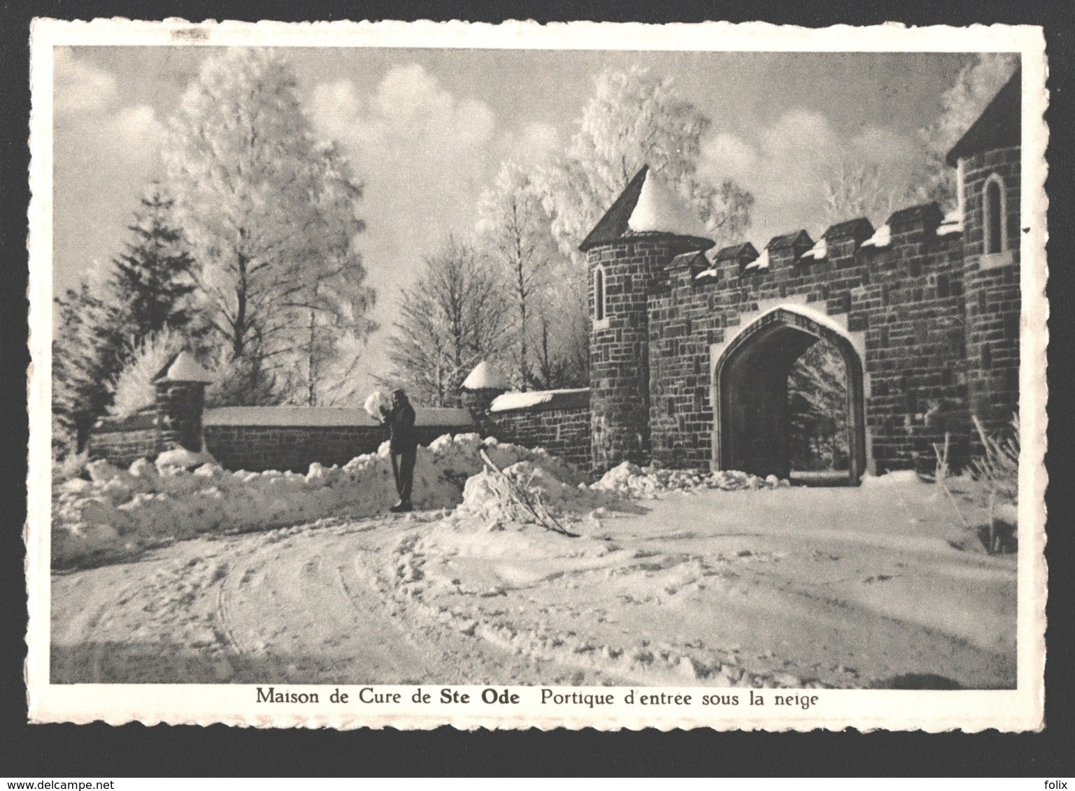 Saint-Ode - Maison De Cure De Ste-Ode - Portique D'entrée Sous La Neige - Sainte-Ode