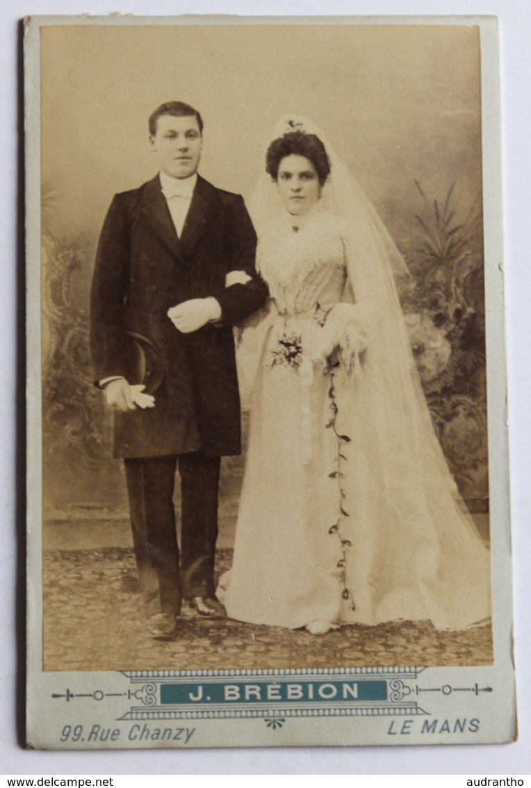 Grande Photographie Originale Portrait De Mariés Noce Costume Coiffe Photographe Jules Brébion 99 Rue De Chanzy Le Mans - Personnes Anonymes