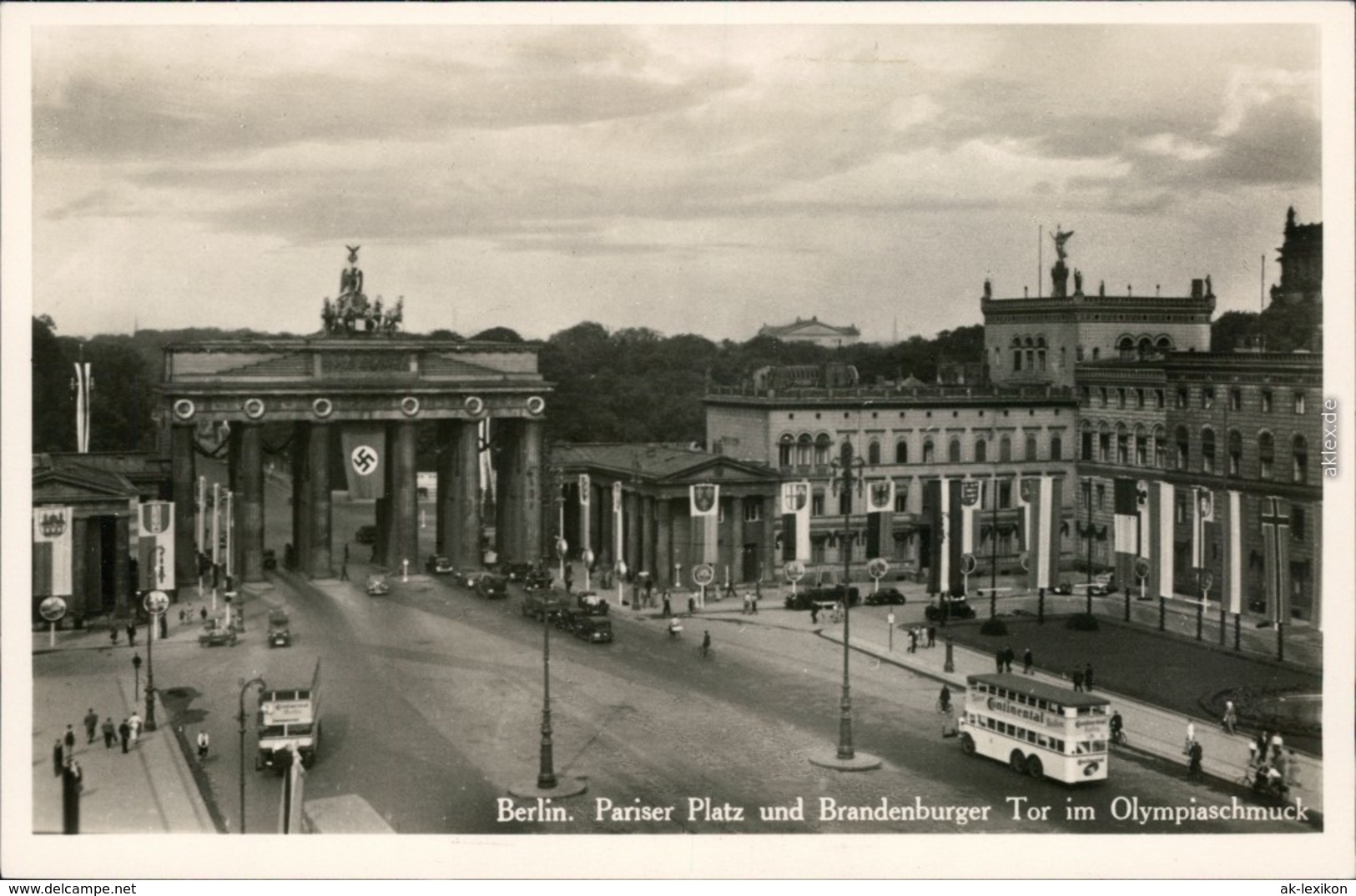 Mitte-Berlin Pariser Platz Mit Brandenburger Tor Im Olympiaschmuck 1936 - Brandenburger Deur