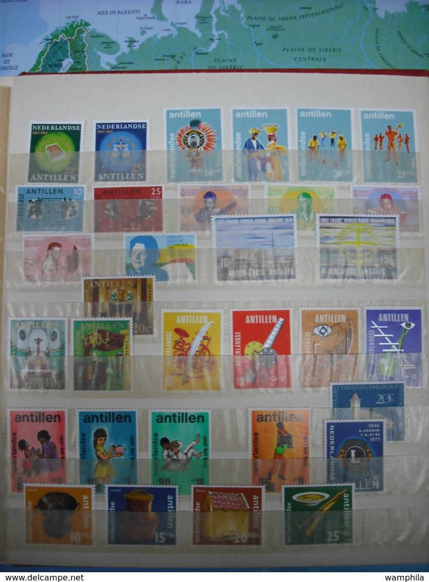 Antilles Neerlandaises Un Lot De Timbres Neufs** 1964/1975 .Cote 125€ - Antillas Holandesas