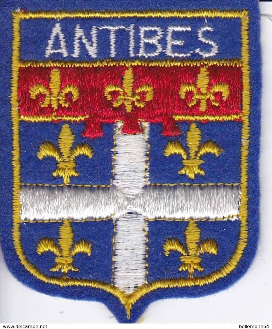 ECUSSON - TISSU BRODE  - ANTIBES - Dimension: 5CMS X 6CMS - Patches