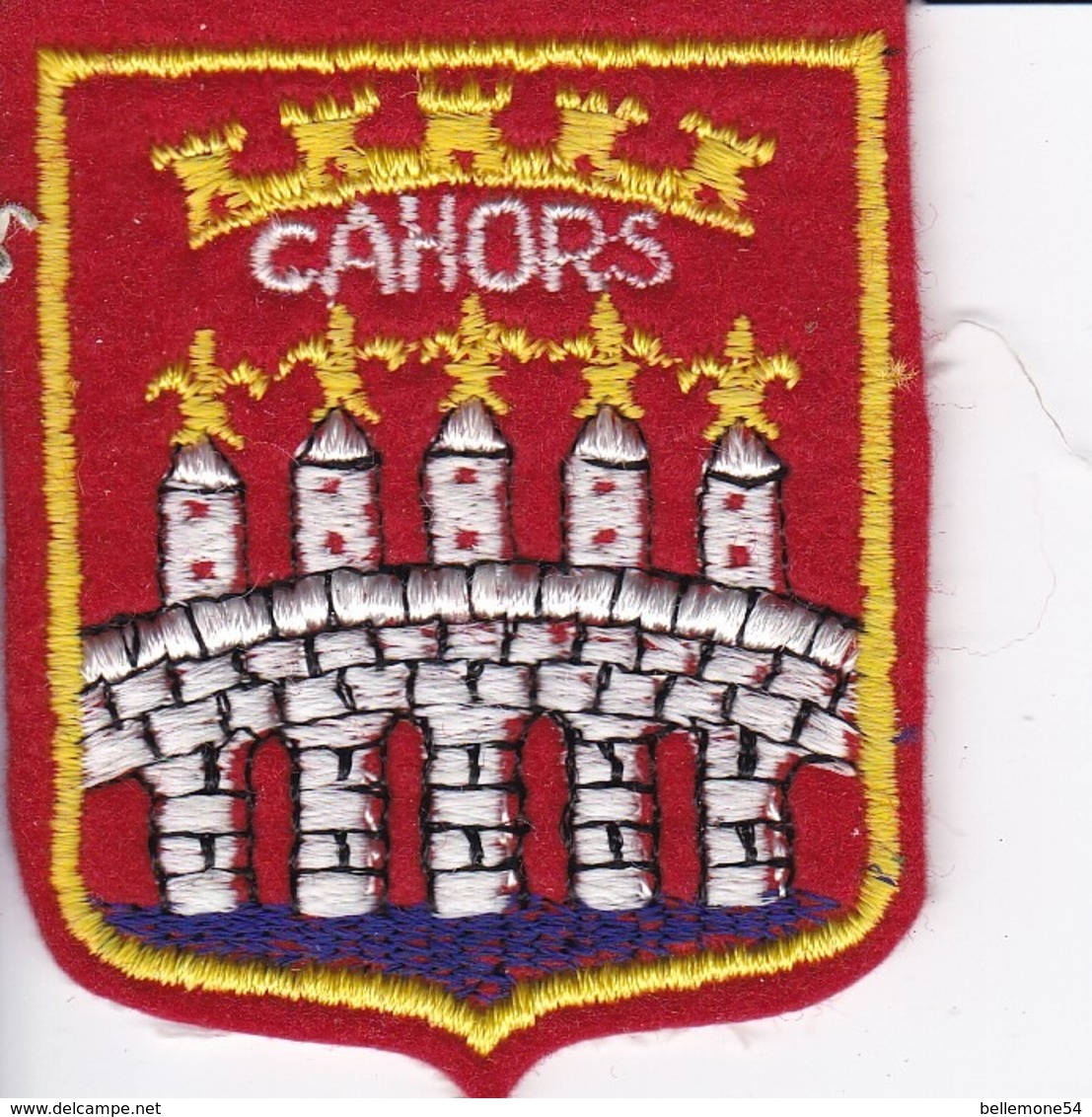 ECUSSON - TISSU BRODE  - CAHORS - Dimension: 5CMS X 6CMS - Patches