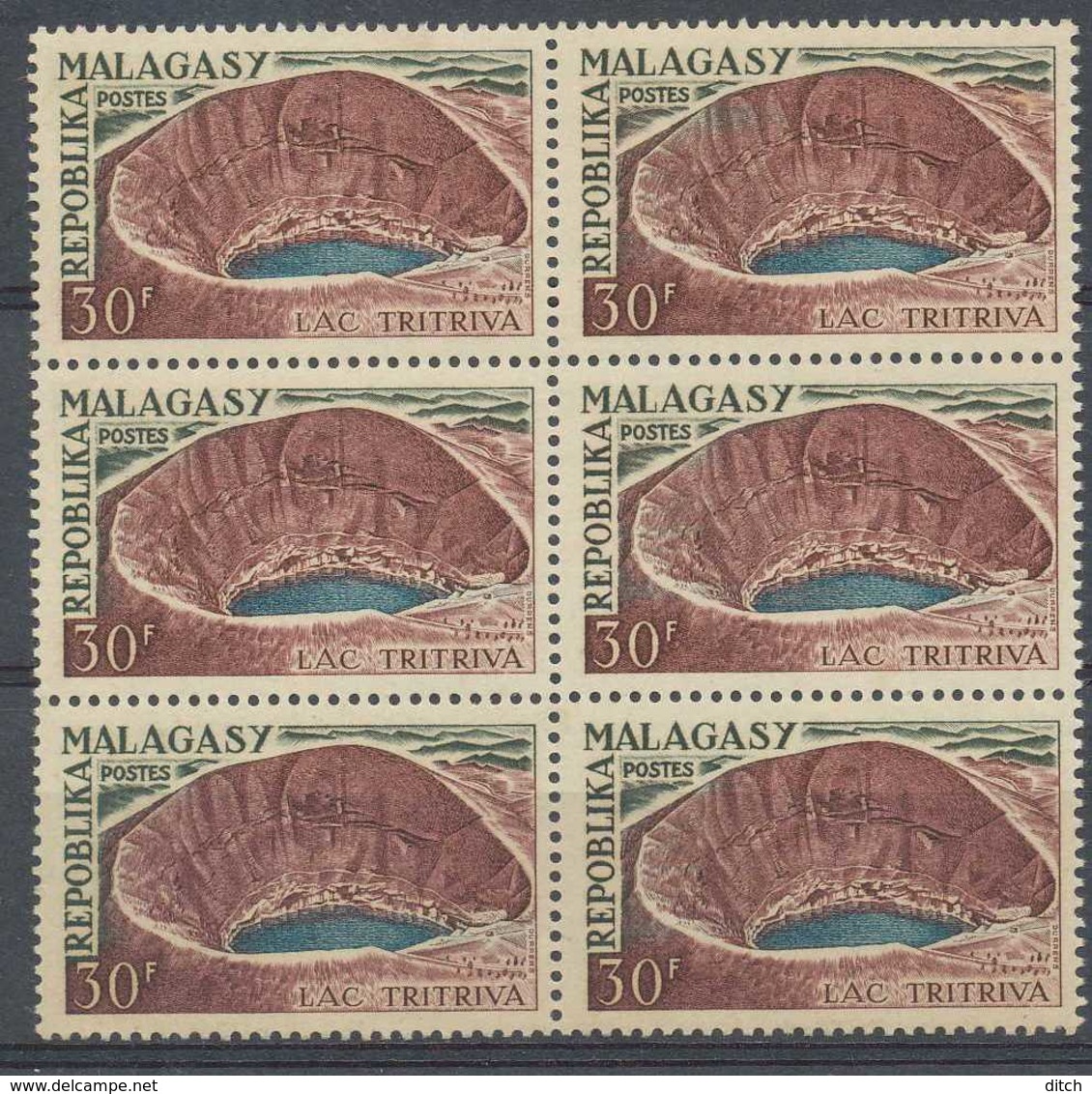 D - [201902]TB//**/Mnh-Madagascar 1962, 30F, Lac D'origine Volcanique, Tritriva, En BD6, **/mnh - Volcanos