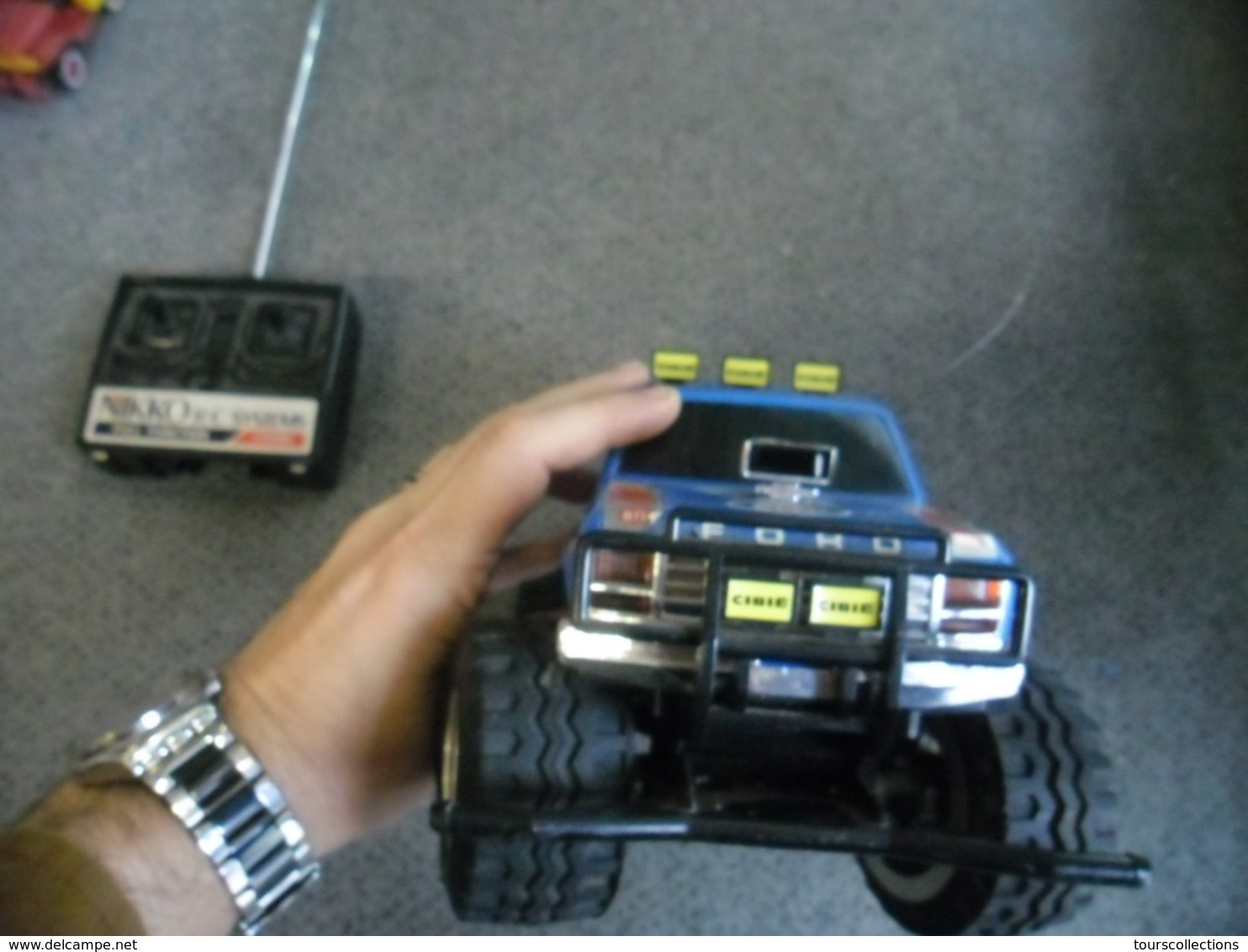 MODELE  NIKKO R/C Systems FORD RANGER 4 x 4  avec Télécommande