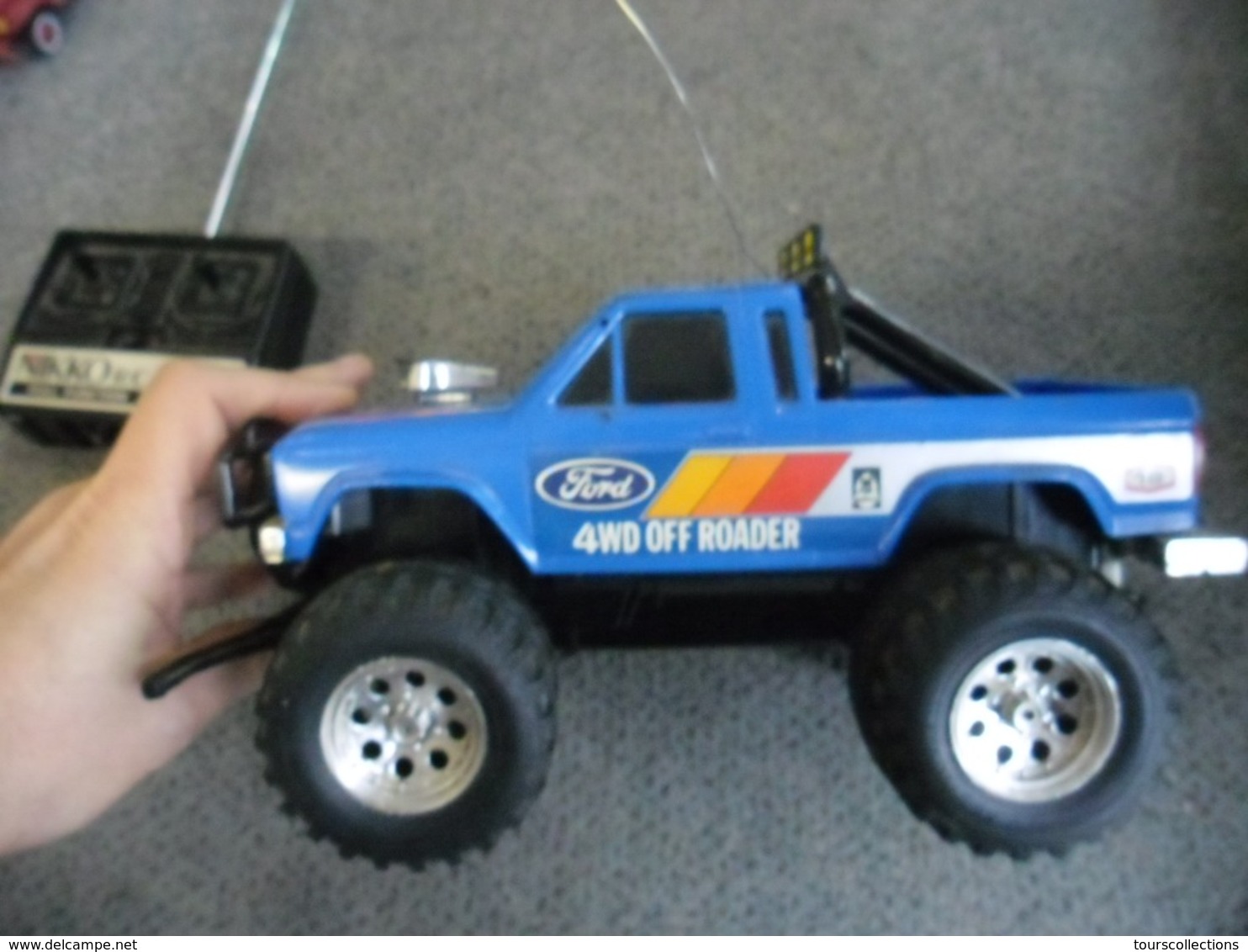 MODELE  NIKKO R/C Systems FORD RANGER 4 x 4  avec Télécommande