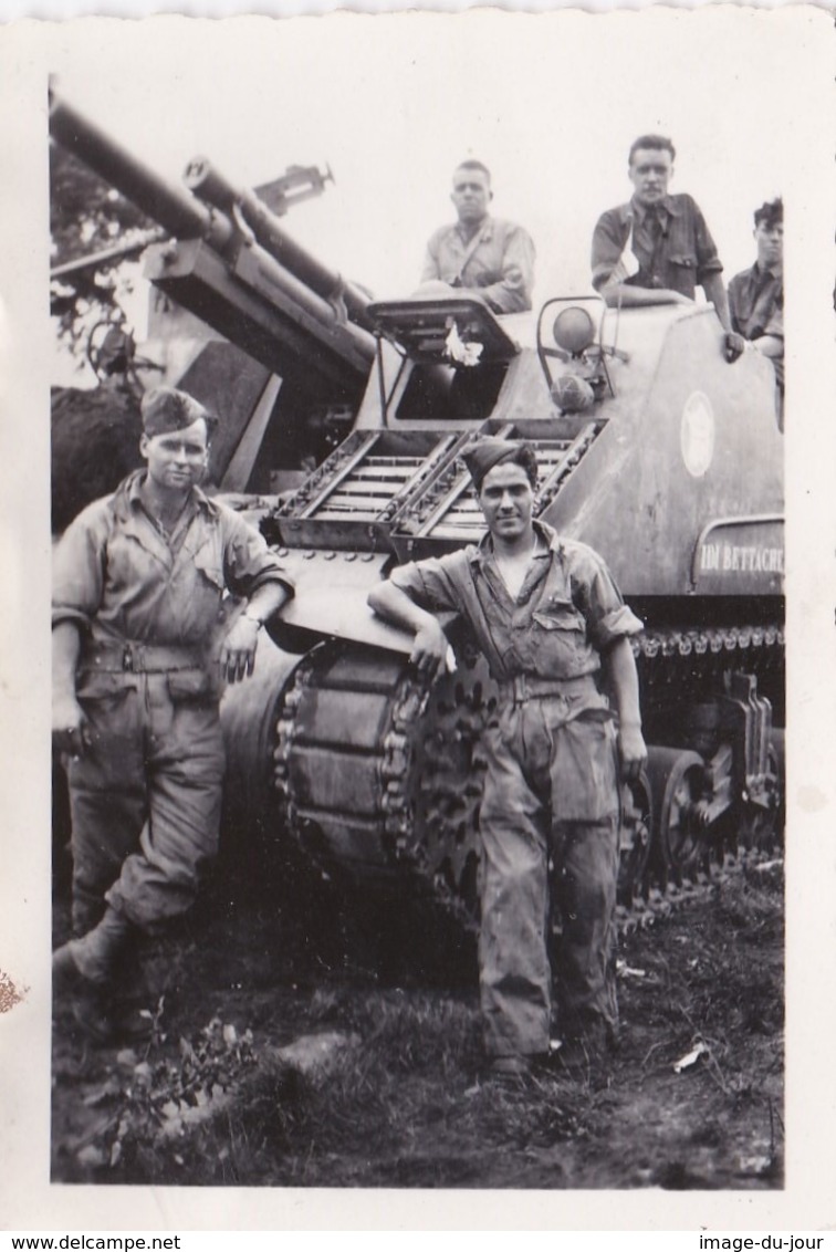 PHOTO ANCIENNE  MILITAIRES SUR UN CHAR LE SIDI BETTACHE TANK - Krieg, Militär