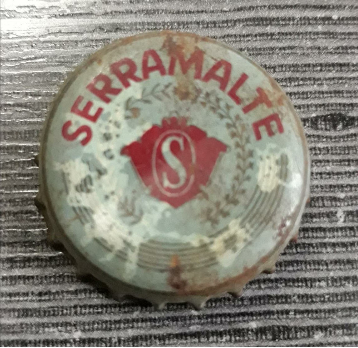 Brazil Bottle Caps Beer, Chapa De Botella De Ceveza - SERRAMALTE ( Red ) - Other & Unclassified