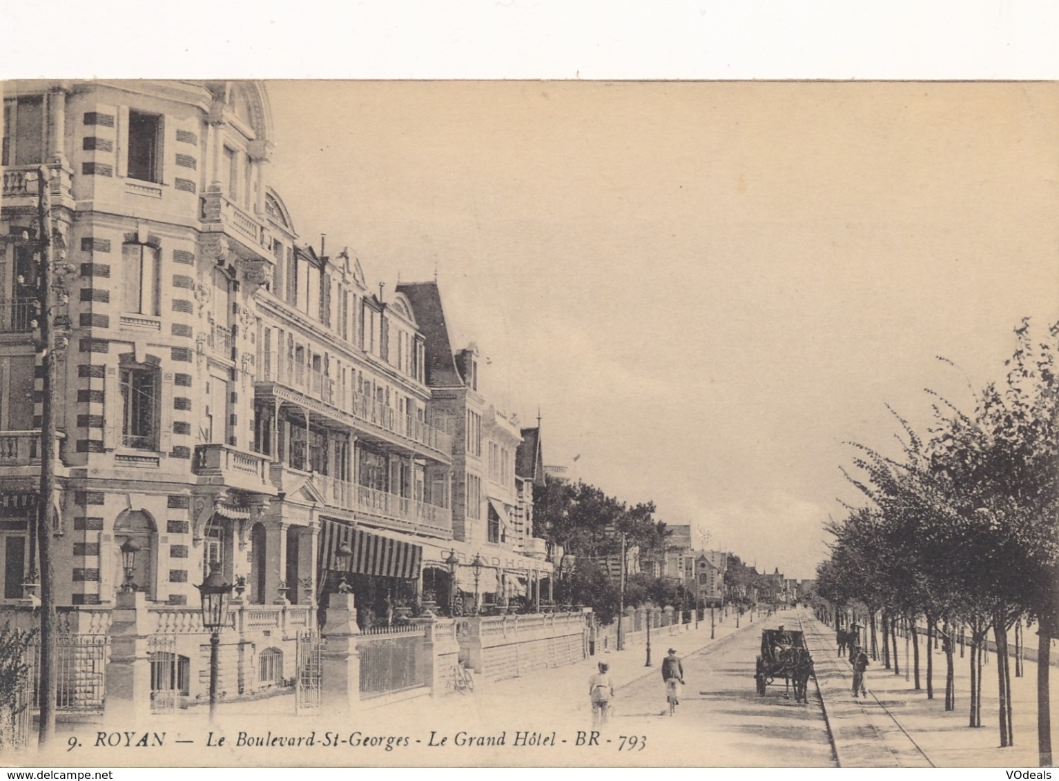 CPA - France - (17) Charente Maritime - Royan - Le Boulevard-St-Georges - Le Grand Hôtel - Royan