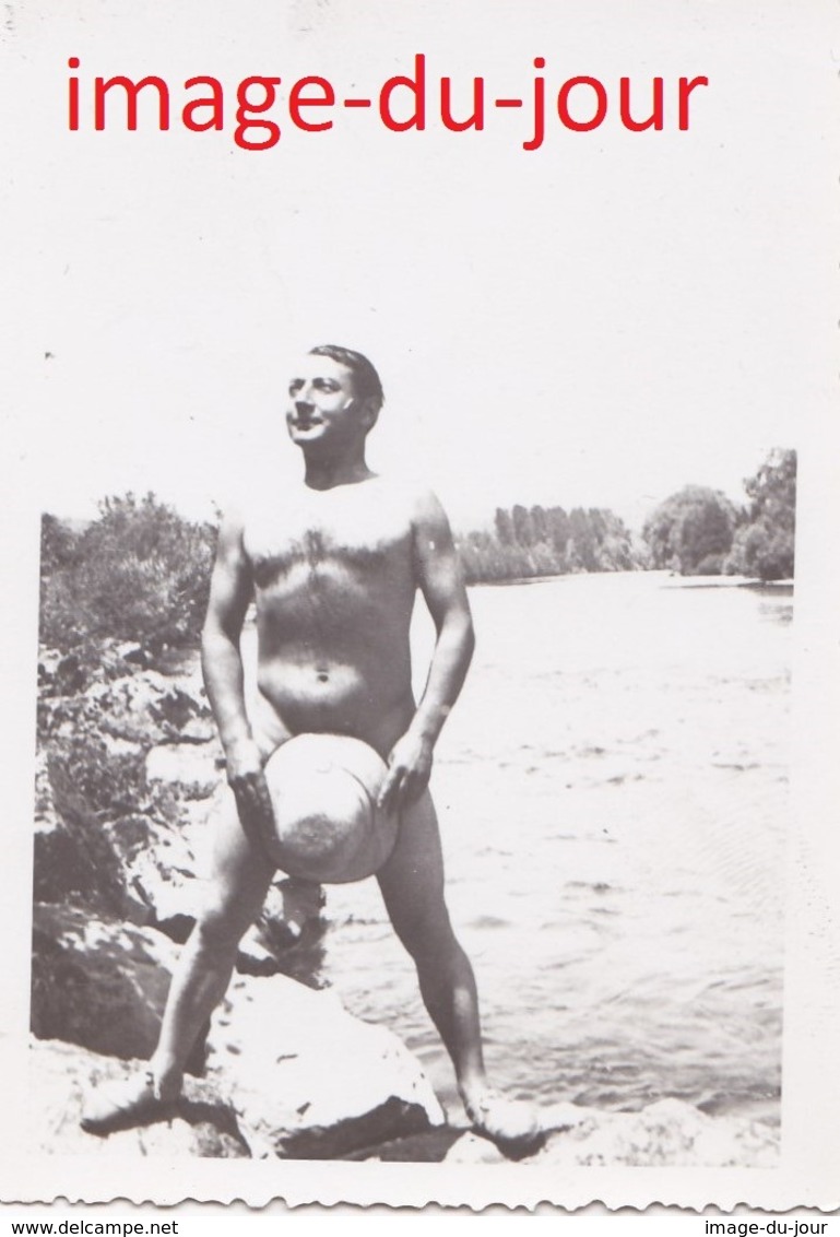 Photo Ancienne  JEUNE HOMME MAN MEN TORSE NU EN MAILLOT DE BAIN - Personnes Anonymes