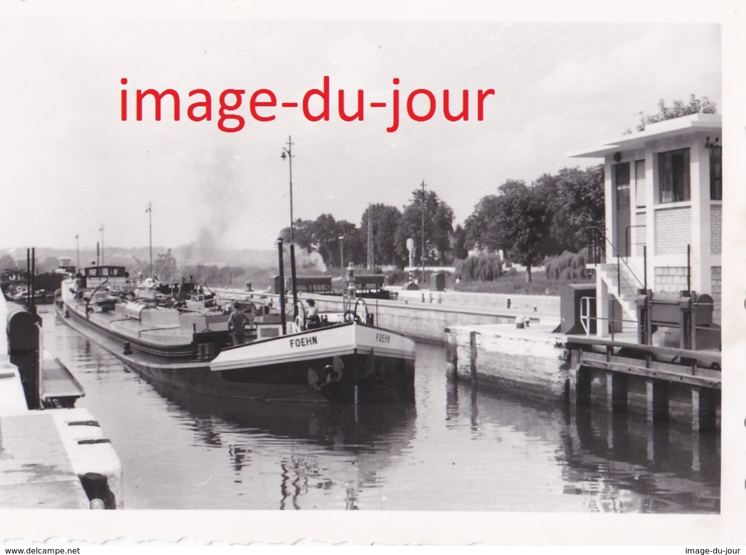 PHOTO ANCIENNE  PENICHE " FOEHN " A L' ECLUSE DE BOUGIVAL  ( Yvelines ) - Lieux