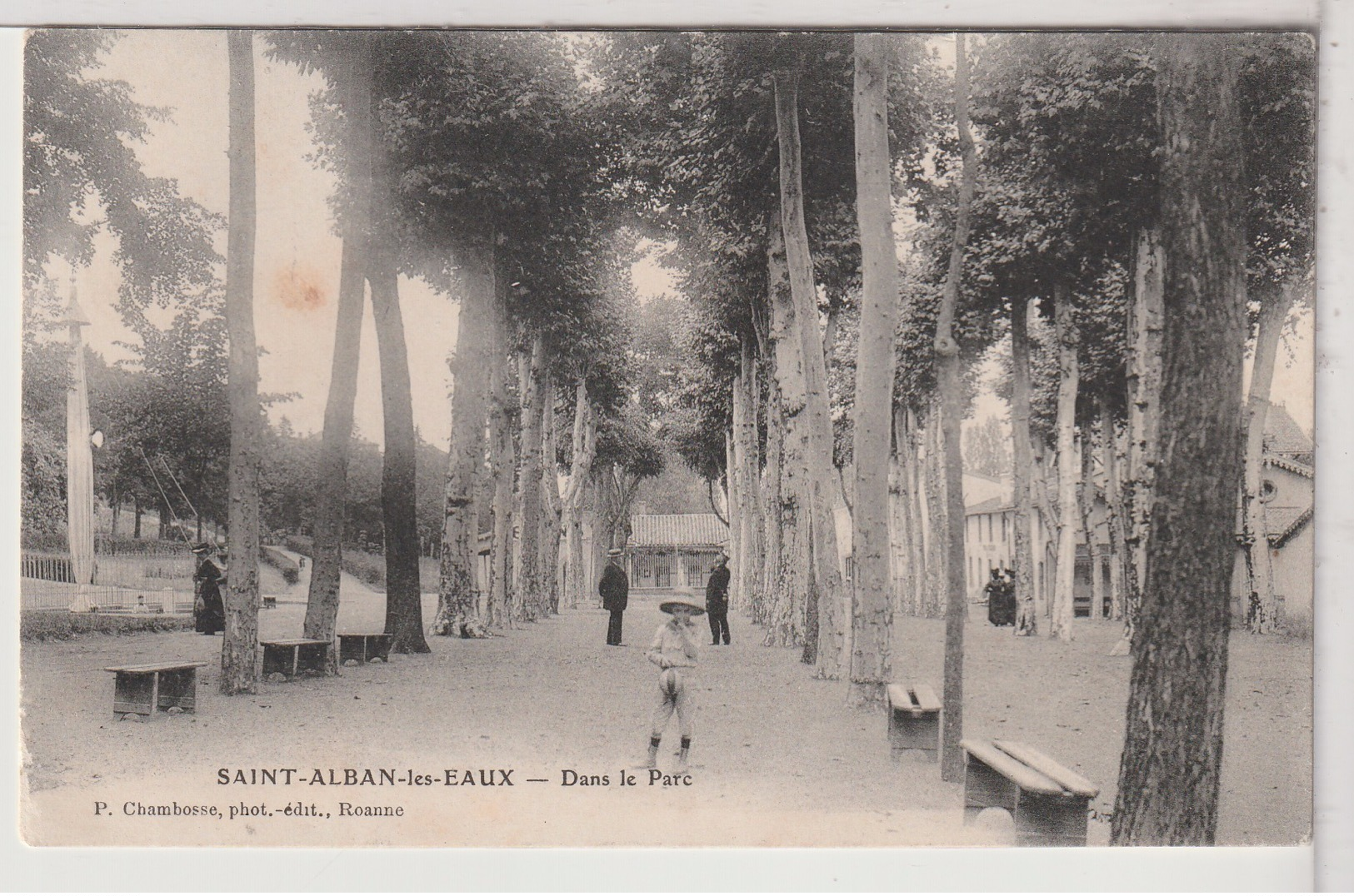 42 - SAINT ALBAN Les EAUX - Dans Le Parc - Autres & Non Classés