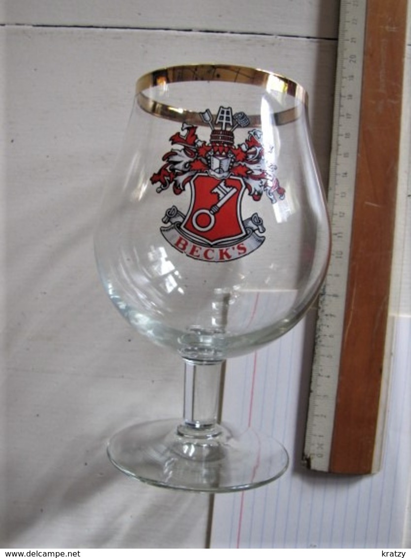 VERRE A BIERE - Beck's - Hauteur : 15 Cm. C 22 - Glasses