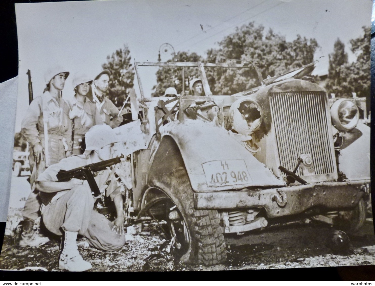 PHOTO Presse WW2 WWII : 100th US INFANTRY Examine VL SS Capturé En ITALIE _ 8.11.1944 - Guerre, Militaire