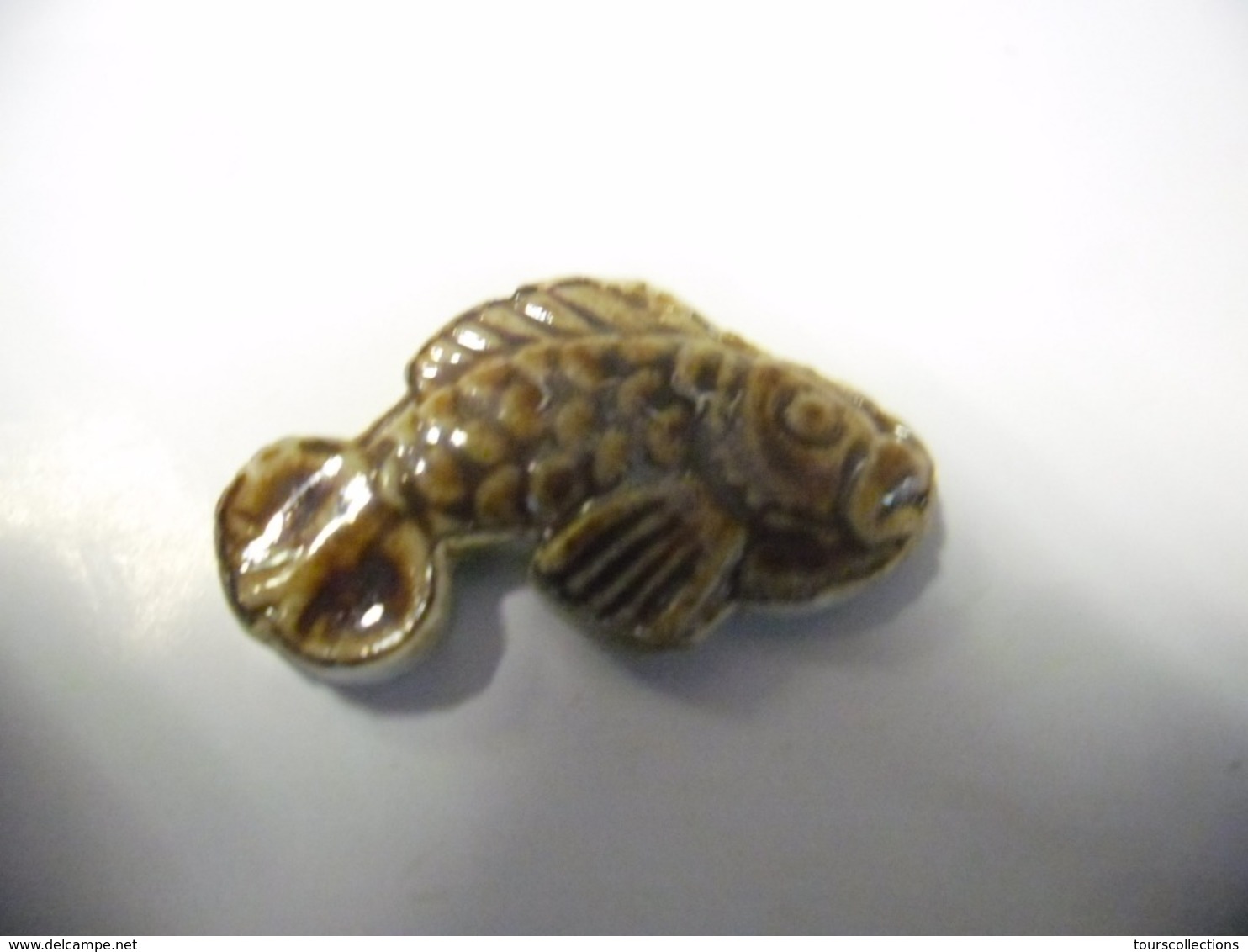 Feve Ancienne Plate Moyet Perrin Poisson Marron Brillant Miniature Porcelaine Vintage - Oude