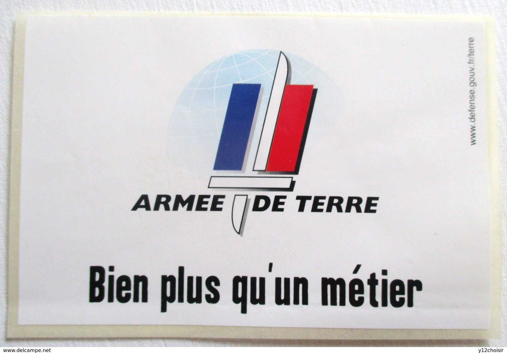 AUTO COLLANT ARMEE DE TERRE BIEN PLUS QU UN METIER BLEU BLANC ROUGE - Altri & Non Classificati