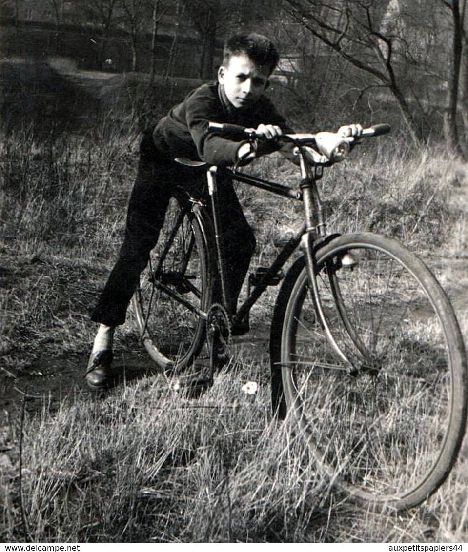 Photo Originale Vélo, Bicyclette, Biclou, Petite Reine, Cycle, Bécane & Thomas Tanzer à Vélo En 1961 à Oeserstraße - Cyclisme