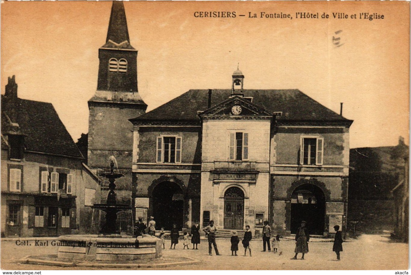 CPA CERISIERS La Fontaine Hotel De Ville Et Église (869038) - Cerisiers